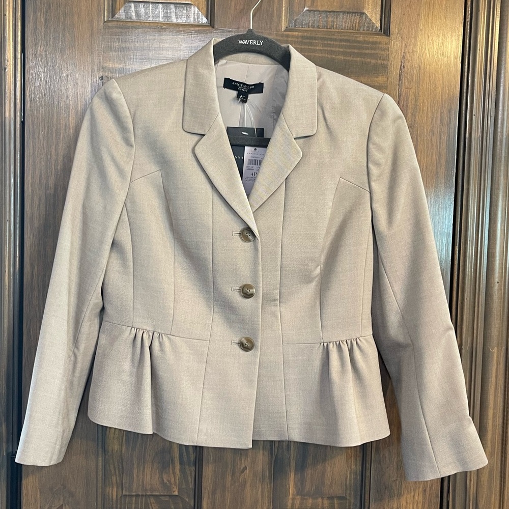 NWT Ann Taylor Tan Peplum Blazer with Tailored Silhouette